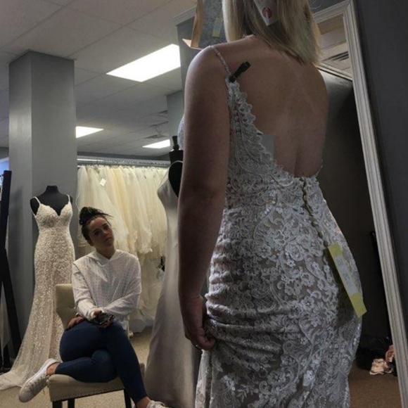 Allure Romance Wedding Gown Style 3204 Size 10 - Picture 3 of 5